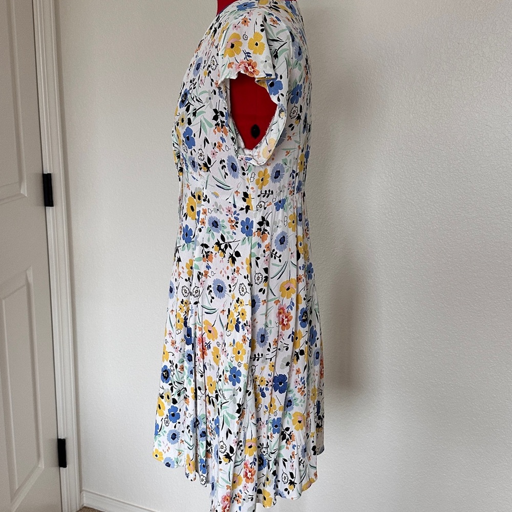 Zara Basic Chic Floral Button-Front Mini Dress sm… - image 4